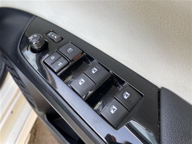 プリウス Ｓ　社外エアロ　純正ナビ・ＴＶ　バックカメラ　ＥＴＣ（18枚目）