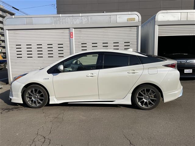 プリウス Ｓ　社外エアロ　純正ナビ・ＴＶ　バックカメラ　ＥＴＣ（21枚目）