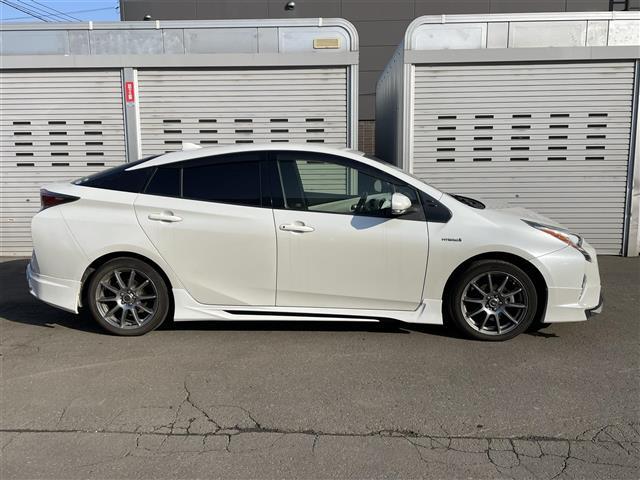 プリウス Ｓ　社外エアロ　純正ナビ・ＴＶ　バックカメラ　ＥＴＣ（22枚目）