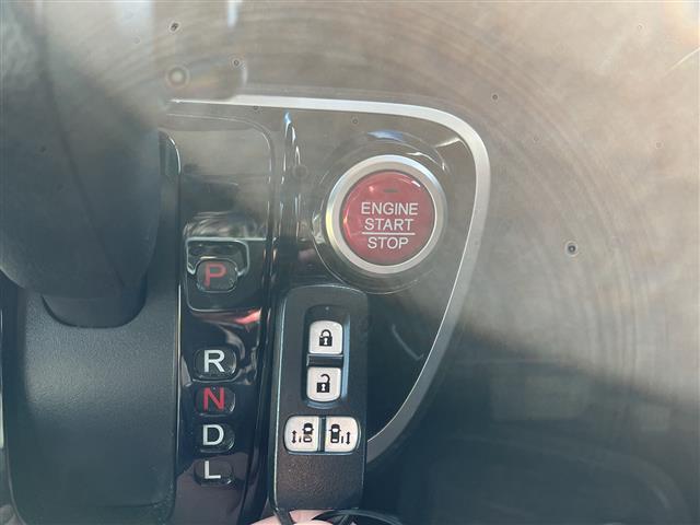 N-BOX G SSパッケージ 4WD 社外ナビ・TV 両側パワースライドドア(9枚目)