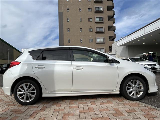 オーリス 150X Sパッケージ プッシュスタート スマートキー Bluetooth接続可 CD、DVD、AM、FM視聴可能(走行時可) 前後ドラレコ ウインカーミラー 本革巻きステアリング キセノンヘッドランプ 純正AW(7枚目)