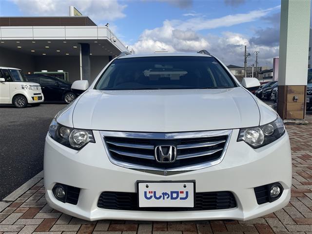 アコードツアラー ２０ＴＬ　インターナビパッケージ　スマートキー　ＣＤ、ＤＶＤ、ＡＭ、ＦＭ視聴可能　ワンセグＴＶ（走行時視聴不可）　バックカメラ　純正フロアマット　純正ＡＷ　本革巻きステアリング　キセノンヘッドランプ　ウインカーミラー（2枚目）