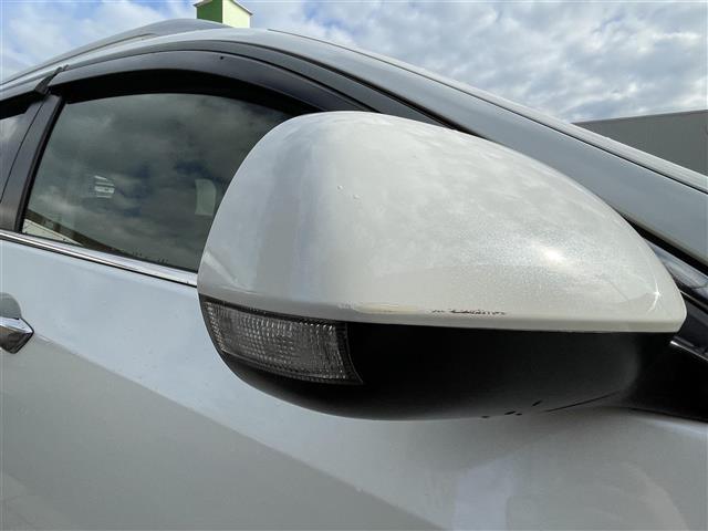 アコードツアラー ２０ＴＬ　インターナビパッケージ　スマートキー　ＣＤ、ＤＶＤ、ＡＭ、ＦＭ視聴可能　ワンセグＴＶ（走行時視聴不可）　バックカメラ　純正フロアマット　純正ＡＷ　本革巻きステアリング　キセノンヘッドランプ　ウインカーミラー（8枚目）