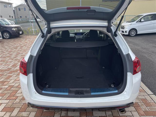 アコードツアラー ２０ＴＬ　インターナビパッケージ　スマートキー　ＣＤ、ＤＶＤ、ＡＭ、ＦＭ視聴可能　ワンセグＴＶ（走行時視聴不可）　バックカメラ　純正フロアマット　純正ＡＷ　本革巻きステアリング　キセノンヘッドランプ　ウインカーミラー（15枚目）