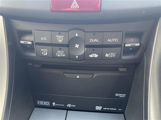 アコードツアラー ２０ＴＬ　インターナビパッケージ　スマートキー　ＣＤ、ＤＶＤ、ＡＭ、ＦＭ視聴可能　ワンセグＴＶ（走行時視聴不可）　バックカメラ　純正フロアマット　純正ＡＷ　本革巻きステアリング　キセノンヘッドランプ　ウインカーミラー（23枚目）