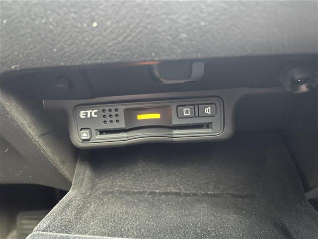 アコードツアラー ２０ＴＬ　インターナビパッケージ　スマートキー　ＣＤ、ＤＶＤ、ＡＭ、ＦＭ視聴可能　ワンセグＴＶ（走行時視聴不可）　バックカメラ　純正フロアマット　純正ＡＷ　本革巻きステアリング　キセノンヘッドランプ　ウインカーミラー（30枚目）