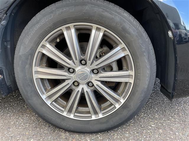 プリウスアルファ G チューン ブラック プッシュスタート スペアキー ワンセグTV(走行時視聴可) CD、DVD、AM、FM視聴可 Bluetooth接続可 バックカメラ ハーフレザーシート 本革巻きステアリング(13枚目)