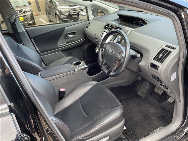 プリウスアルファ G チューン ブラック プッシュスタート スペアキー ワンセグTV(走行時視聴可) CD、DVD、AM、FM視聴可 Bluetooth接続可 バックカメラ ハーフレザーシート 本革巻きステアリング(14枚目)