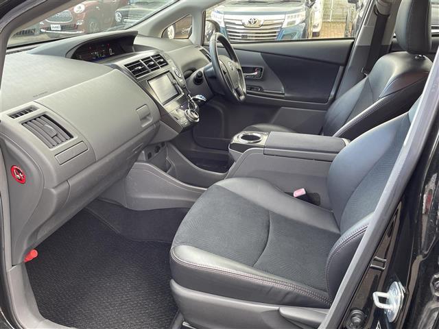 プリウスアルファ G チューン ブラック プッシュスタート スペアキー ワンセグTV(走行時視聴可) CD、DVD、AM、FM視聴可 Bluetooth接続可 バックカメラ ハーフレザーシート 本革巻きステアリング(16枚目)