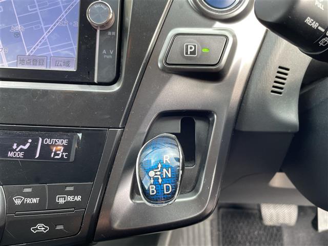 プリウスアルファ G チューン ブラック プッシュスタート スペアキー ワンセグTV(走行時視聴可) CD、DVD、AM、FM視聴可 Bluetooth接続可 バックカメラ ハーフレザーシート 本革巻きステアリング(28枚目)