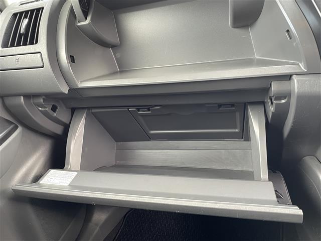 プリウスアルファ G チューン ブラック プッシュスタート スペアキー ワンセグTV(走行時視聴可) CD、DVD、AM、FM視聴可 Bluetooth接続可 バックカメラ ハーフレザーシート 本革巻きステアリング(34枚目)