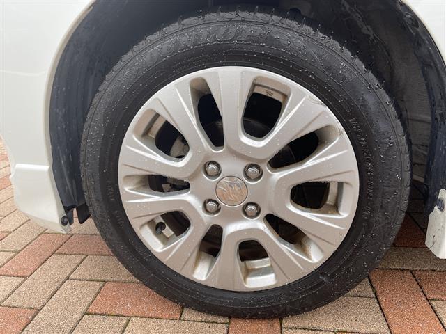 ソリオ ハイブリッドＭＸ　バックカメラ　プッシュスタート　スマートキー　アイドリングストップ　社外ナビ　ＣＤ、ＡＭ、ＦＭ視聴可能　シートヒーター　純正ＡＷ（8枚目）