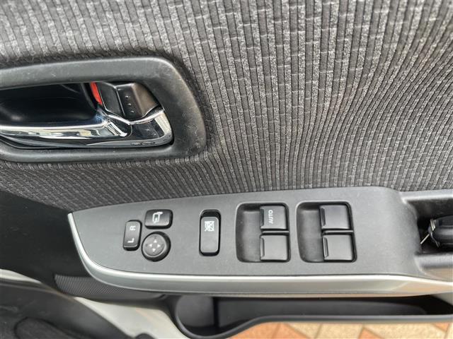 ソリオ ハイブリッドＭＸ　バックカメラ　プッシュスタート　スマートキー　アイドリングストップ　社外ナビ　ＣＤ、ＡＭ、ＦＭ視聴可能　シートヒーター　純正ＡＷ（30枚目）