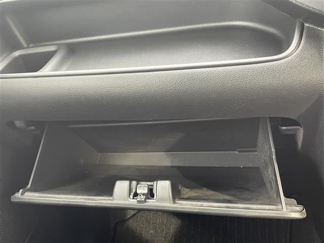 ソリオ ハイブリッドＭＸ　バックカメラ　プッシュスタート　スマートキー　アイドリングストップ　社外ナビ　ＣＤ、ＡＭ、ＦＭ視聴可能　シートヒーター　純正ＡＷ（31枚目）