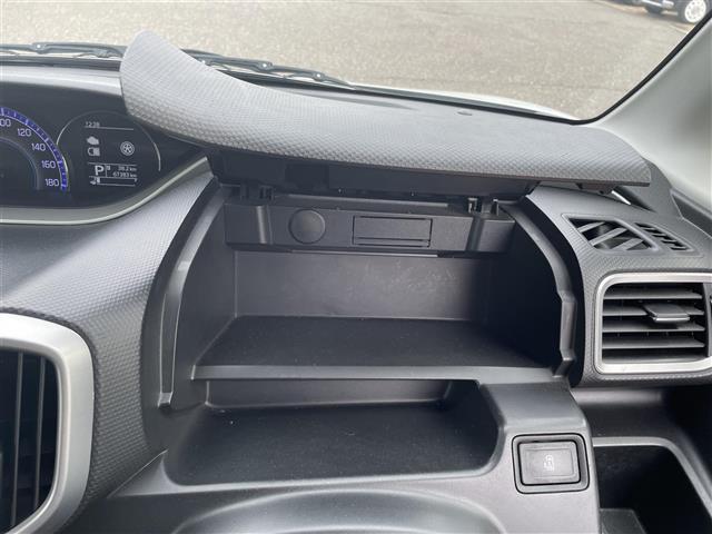 ソリオ ハイブリッドＭＸ　バックカメラ　プッシュスタート　スマートキー　アイドリングストップ　社外ナビ　ＣＤ、ＡＭ、ＦＭ視聴可能　シートヒーター　純正ＡＷ（32枚目）