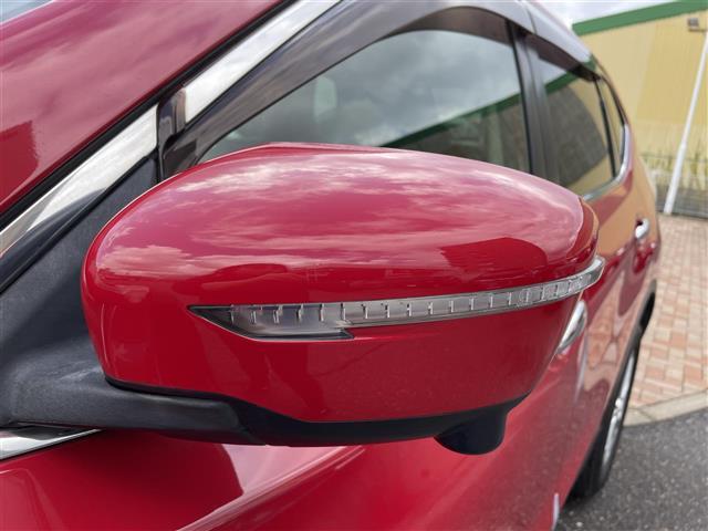 エクストレイル ２０Ｘ　エマージェンシーブレーキパッケージ　プッシュスタート　ワンセグＴＶ（走行時視聴不可）　Ｂｌｕｅｔｏｏｔｈ接続可　ＣＤ、ＤＶＤ、ＡＭ、ＦＭ視聴可　全方位カメラ　ドラレコ　シートヒーター（Ｄ席Ｎ席）　オートバックドア　ウインカーミラー（8枚目）