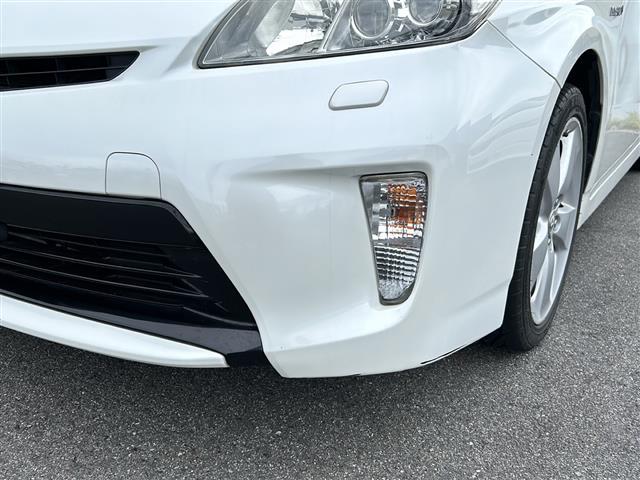 プリウス Ｓツーリングセレクション　禁煙車　社外ナビ　フルセグＴＶ　ＬＥＤヘッドライト　ＥＴＣ　ミュージックプレイヤー接続（12枚目）