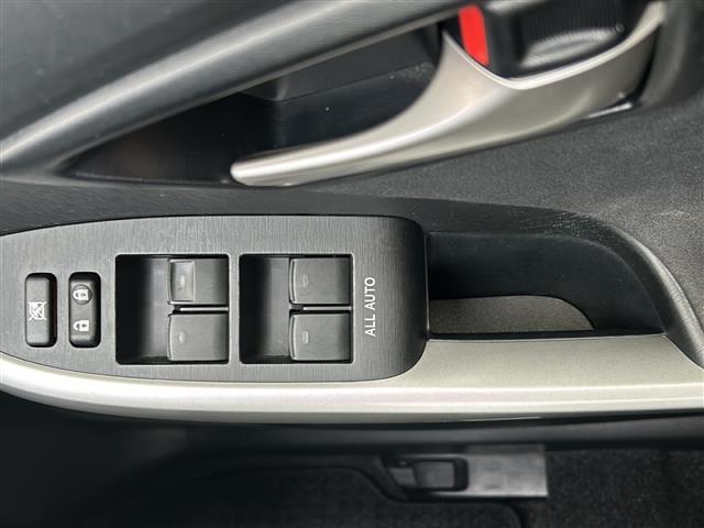 プリウス Ｓツーリングセレクション　禁煙車　社外ナビ　フルセグＴＶ　ＬＥＤヘッドライト　ＥＴＣ　ミュージックプレイヤー接続（24枚目）