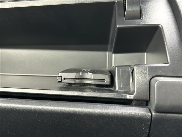 プリウス Ｓツーリングセレクション　禁煙車　社外ナビ　フルセグＴＶ　ＬＥＤヘッドライト　ＥＴＣ　ミュージックプレイヤー接続（30枚目）