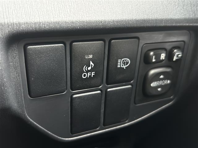 プリウス Ｓツーリングセレクション　禁煙車　社外ナビ　フルセグＴＶ　ＬＥＤヘッドライト　ＥＴＣ　ミュージックプレイヤー接続（31枚目）