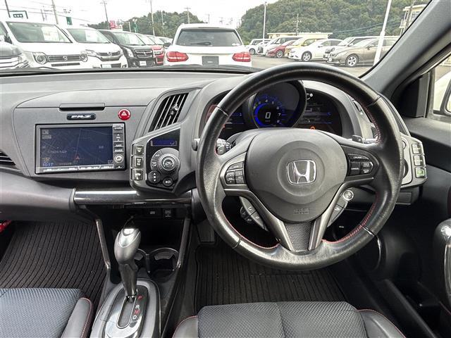 CR-Z αマスターレーベル 純正ナビ フルセグTV バックカメラ クルーズコントロール パドルシフト ECON 横滑り防止装置 ハーフレザーシート 純正17インチAW オートライト フォグランプ ETC スマートキー(3枚目)