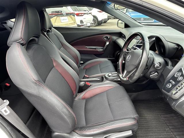 CR-Z αマスターレーベル 純正ナビ フルセグTV バックカメラ クルーズコントロール パドルシフト ECON 横滑り防止装置 ハーフレザーシート 純正17インチAW オートライト フォグランプ ETC スマートキー(9枚目)