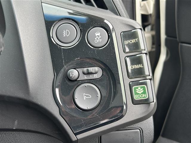 CR-Z αマスターレーベル 純正ナビ フルセグTV バックカメラ クルーズコントロール パドルシフト ECON 横滑り防止装置 ハーフレザーシート 純正17インチAW オートライト フォグランプ ETC スマートキー(25枚目)