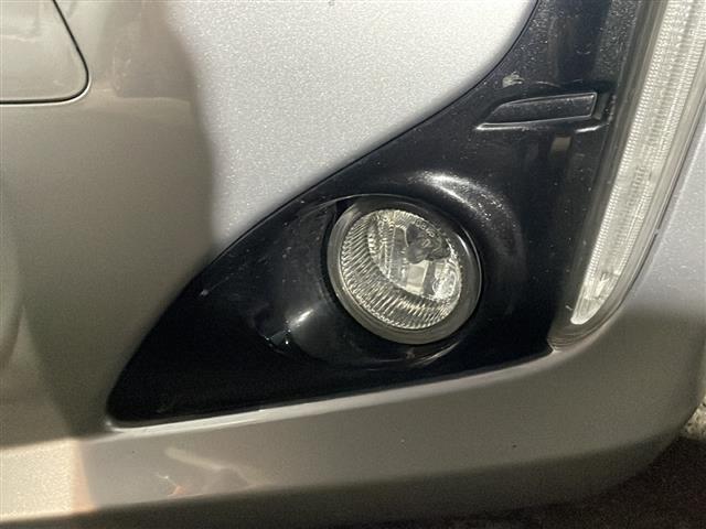 コペン ローブ　純正ナビ　フルセグＴＶ　ＤＶＤ再生　Ｂｌｕｅｔｏｏｔｈ接続　　バックカメラ　純正フロアマット　プッシュスタート　スマーコキー　アイドリングストップ　横滑り防止　　ＥＴＣ　ＬＥＤヘッドライト（8枚目）