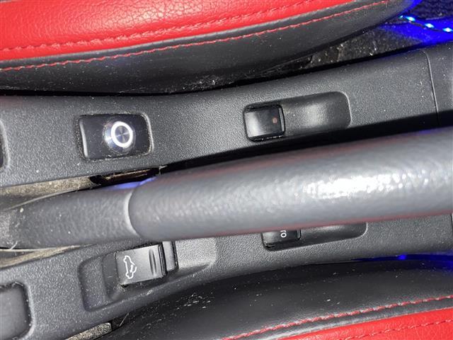 コペン ローブ　純正ナビ　フルセグＴＶ　ＤＶＤ再生　Ｂｌｕｅｔｏｏｔｈ接続　　バックカメラ　純正フロアマット　プッシュスタート　スマーコキー　アイドリングストップ　横滑り防止　　ＥＴＣ　ＬＥＤヘッドライト（19枚目）