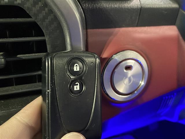 コペン ローブ　純正ナビ　フルセグＴＶ　ＤＶＤ再生　Ｂｌｕｅｔｏｏｔｈ接続　　バックカメラ　純正フロアマット　プッシュスタート　スマーコキー　アイドリングストップ　横滑り防止　　ＥＴＣ　ＬＥＤヘッドライト（21枚目）