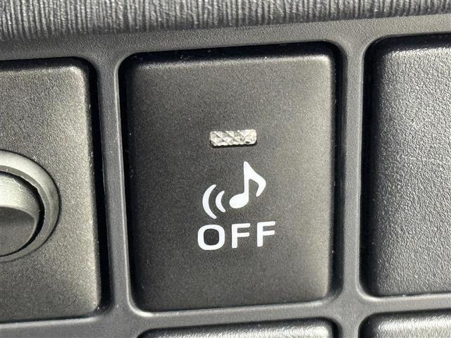 プリウス Ｓマイコーデ　純正ナビ　Ｂｌｕｅｔｏｏｔｈ接続　バックカメラ　ビルトインＥＴＣ　クルーズコントロール　コーナーセンサー　プッシュスタート　ステアリングリモコン　電動格納式ドアミラー　純正フロアマット　フォグランプ（12枚目）
