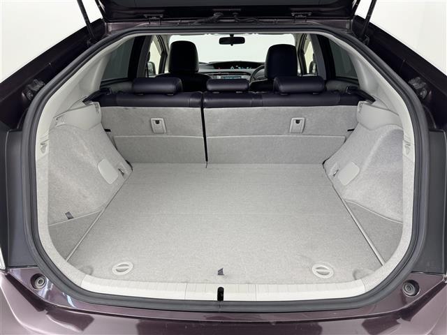 プリウス Ｓマイコーデ　純正ナビ　Ｂｌｕｅｔｏｏｔｈ接続　バックカメラ　ビルトインＥＴＣ　クルーズコントロール　コーナーセンサー　プッシュスタート　ステアリングリモコン　電動格納式ドアミラー　純正フロアマット　フォグランプ（17枚目）