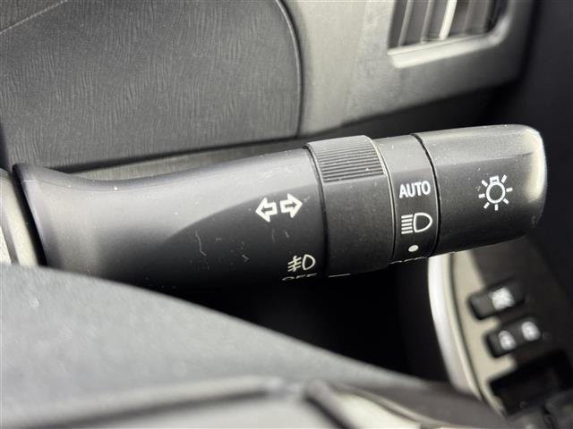 プリウス Ｓマイコーデ　純正ナビ　Ｂｌｕｅｔｏｏｔｈ接続　バックカメラ　ビルトインＥＴＣ　クルーズコントロール　コーナーセンサー　プッシュスタート　ステアリングリモコン　電動格納式ドアミラー　純正フロアマット　フォグランプ（27枚目）