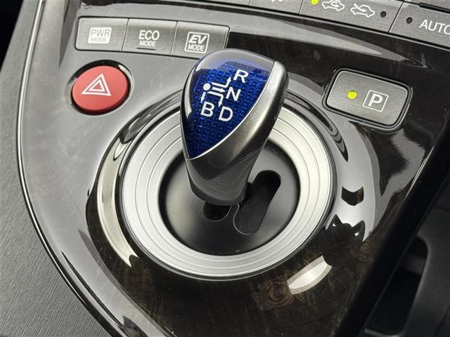 プリウス Ｓマイコーデ　純正ナビ　Ｂｌｕｅｔｏｏｔｈ接続　バックカメラ　ビルトインＥＴＣ　クルーズコントロール　コーナーセンサー　プッシュスタート　ステアリングリモコン　電動格納式ドアミラー　純正フロアマット　フォグランプ（29枚目）