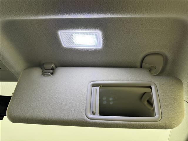 プリウス Ｓマイコーデ　純正ナビ　Ｂｌｕｅｔｏｏｔｈ接続　バックカメラ　ビルトインＥＴＣ　クルーズコントロール　コーナーセンサー　プッシュスタート　ステアリングリモコン　電動格納式ドアミラー　純正フロアマット　フォグランプ（32枚目）