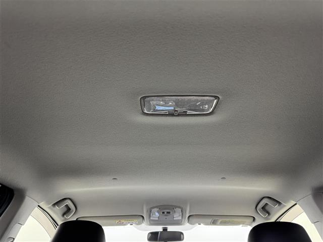 プリウス Ｓマイコーデ　純正ナビ　Ｂｌｕｅｔｏｏｔｈ接続　バックカメラ　ビルトインＥＴＣ　クルーズコントロール　コーナーセンサー　プッシュスタート　ステアリングリモコン　電動格納式ドアミラー　純正フロアマット　フォグランプ（33枚目）