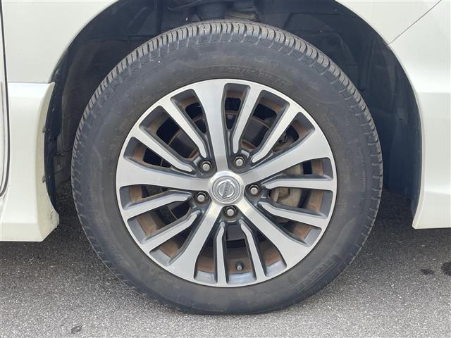 セレナ ハイウェイスター　Ｓ－ハイブリッド　純正ナビ　フルセグＴＶ　フリップダウンモニター　バックモニター　ＥＴＣ　レーンキープアシスト　両側電動スライドドア　スマートキー　プッシュスタート　クルーズコントロール　アイドリングストップ　ＨＩＤ（13枚目）