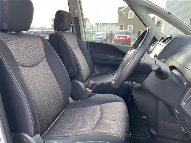 セレナ ハイウェイスター　Ｓ－ハイブリッド　純正ナビ　フルセグＴＶ　フリップダウンモニター　バックモニター　ＥＴＣ　レーンキープアシスト　両側電動スライドドア　スマートキー　プッシュスタート　クルーズコントロール　アイドリングストップ　ＨＩＤ（26枚目）