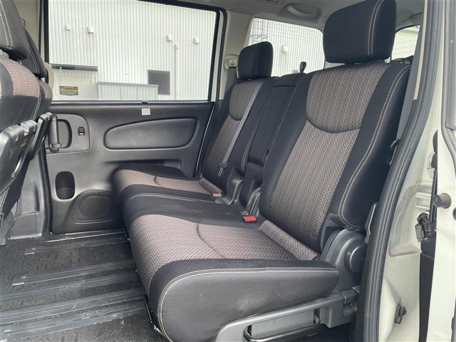 セレナ ハイウェイスター　Ｓ－ハイブリッド　純正ナビ　フルセグＴＶ　フリップダウンモニター　バックモニター　ＥＴＣ　レーンキープアシスト　両側電動スライドドア　スマートキー　プッシュスタート　クルーズコントロール　アイドリングストップ　ＨＩＤ（29枚目）