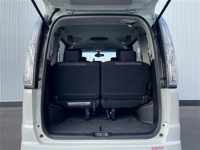 セレナ ハイウェイスター　Ｓ－ハイブリッド　純正ナビ　フルセグＴＶ　フリップダウンモニター　バックモニター　ＥＴＣ　レーンキープアシスト　両側電動スライドドア　スマートキー　プッシュスタート　クルーズコントロール　アイドリングストップ　ＨＩＤ（31枚目）