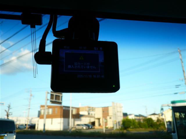 スペーシアカスタム ＧＳ　禁煙車　社外ナビ　片側パワースライドドア　ＫＥＮＷＯＯＤスピーカー　オートライト　ＨＩＤヘッドライト　バックカメラ　ステアリングリモコン　革巻きステアリングホイル　ドライブレコーダー（29枚目）