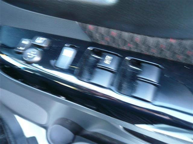 スペーシアカスタム ＧＳ　禁煙車　社外ナビ　片側パワースライドドア　ＫＥＮＷＯＯＤスピーカー　オートライト　ＨＩＤヘッドライト　バックカメラ　ステアリングリモコン　革巻きステアリングホイル　ドライブレコーダー（33枚目）