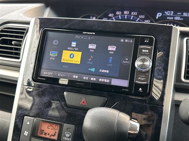 タント カスタムＸ　トップエディションＳＡＩＩＩ　禁煙車　ワンオーナー　衝突軽減ブレーキ　車線逸脱警報　誤発進抑制制御　オートハイビーム　先行車発進お知らせ　ナビ　ＴＶ　バックカメラ　オートライト　ＨＩＤヘッドライト　パワースライドドア　ハーフレザー（4枚目）