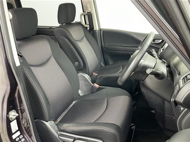 セレナ ハイウェイスター　４ＷＤ　純正ナビ　バックカメラ　両側パワースライドドア　クルーズコントロール　横滑り防止装置　ビルトインＥＴＣ　純正フロアマット　ＨＩＤヘッドライト　フォグランプ　エンジンスターター（9枚目）