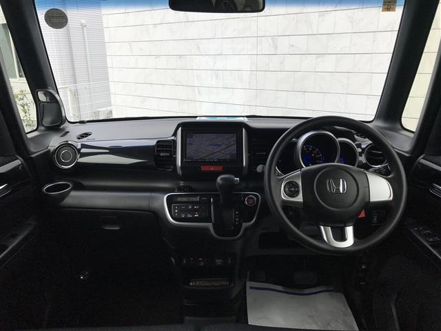 Ｎ－ＢＯＸカスタム Ｇ　ＳＳパッケージ　禁煙車／カーナビ／Ｂｌｕｅｔｏｏｔｈ／スマートキー／プッシュスタート／バックカメラ／片側パワースライドドア／ＥＴＣ／チップアップシート／シートヒーター／ステアリングリモコン／オートライト（9枚目）