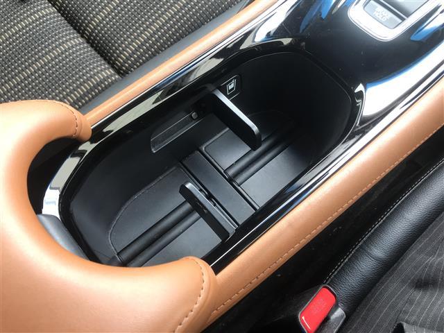 ヴェゼル ハイブリッドＺ　禁煙車／カーナビ／Ｂｌｕｅｔｏｏｔｈ／スマートキー／プッシュスタート／バックカメラ／ＥＴＣ／衝突軽減システム／クルーズコントロール／シートヒーター／チップアップシート／ルーフレール／オートライト（19枚目）