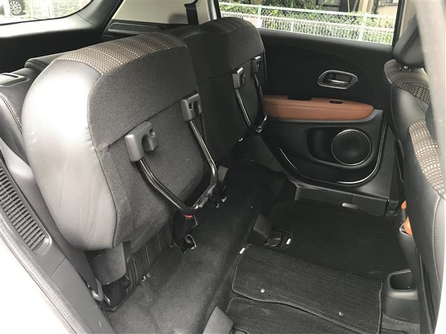 ヴェゼル ハイブリッドＺ　禁煙車／カーナビ／Ｂｌｕｅｔｏｏｔｈ／スマートキー／プッシュスタート／バックカメラ／ＥＴＣ／衝突軽減システム／クルーズコントロール／シートヒーター／チップアップシート／ルーフレール／オートライト（28枚目）