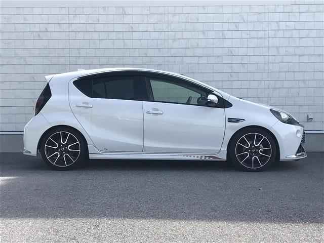 アクア G G’s 禁煙車/カーオーディオ/スマートキー/バックカメラ/ETC/クルーズコントロール/シートヒーター/オートライト/電格ミラー/防眩ミラー(4枚目)