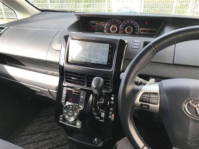 ヴォクシー ＺＳ　煌　禁煙車／カーナビ／Ｂｌｕｅｔｏｏｔｈ／スマートキー／プッシュスタート／バックカメラ／ＥＴＣ２．０／両側パワースライドドア／フリップダウンモニター／オートライト／電格ミラー／防眩ミラー／パワーウインドウ（18枚目）