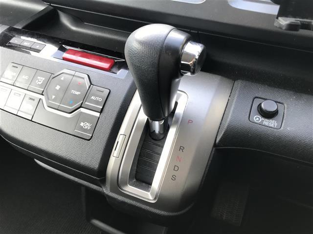 ステップワゴンスパーダ S カーナビ/リモコンキー/ETC/バックカメラ/両側パワースライドドア/パドルシフト/オートライト/電格ミラー/防眩ミラー/パワーウインドウ(15枚目)